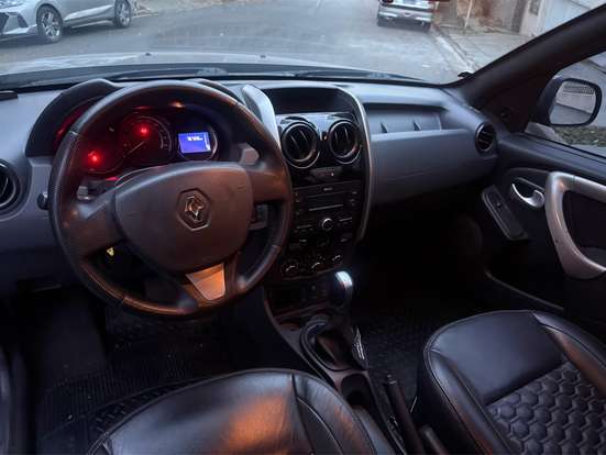 RENAULT-DUSTER-2018
