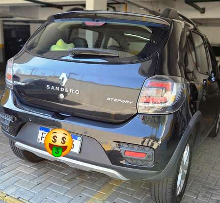 RENAULT-SANDERO-2015