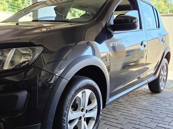 RENAULT-SANDERO-1.6 STEPWAY 8V FLEX 4P AUTOMATIZADO RENAULT-SANDERO-2015