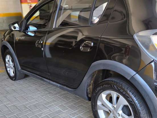 RENAULT-SANDERO-1.6 STEPWAY 8V FLEX 4P AUTOMATIZADO RENAULT-SANDERO-2015