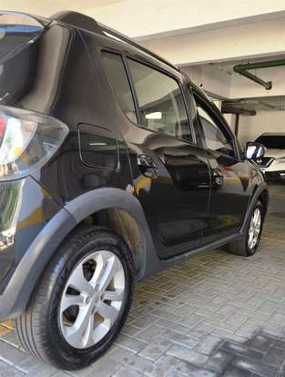 RENAULT-SANDERO-2015