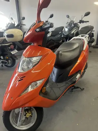 SUZUKI BURGMAN i SUZUKI BURGMAN i