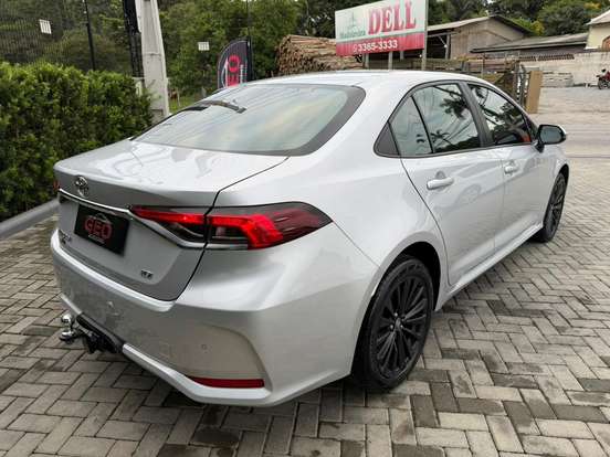 TOYOTA-COROLLA-2024