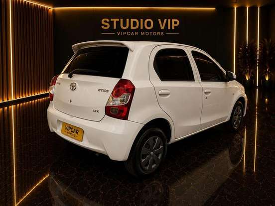 TOYOTA-ETIOS-1.3 X 16V FLEX 4P MANUAL TOYOTA-ETIOS-2015