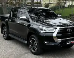 TOYOTA HILUX 2.8 D-4D TURBO DIESEL CD SRX 4X4 AUTOMÁTICO TOYOTA HILUX 2.8 D-4D TURBO DIESEL CD SRX 4X4 AUTOMÁTICO