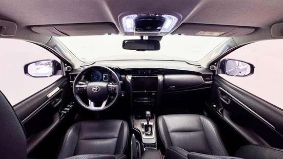 TOYOTA-HILUX-2023