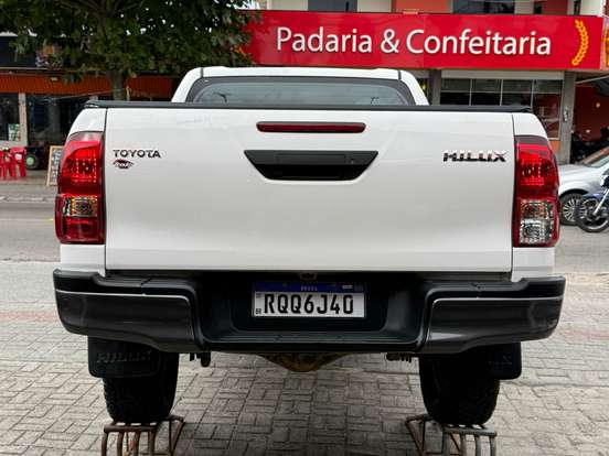 TOYOTA-HILUX-2.8 D-4D TURBO DIESEL CD POWER PACK 4X4 MANUAL TOYOTA-HILUX-2021