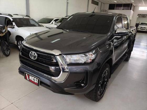 TOYOTA HILUX 2.8 D-4D TURBO DIESEL CD SRV 4X4 AUTOMÁTICO