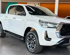 TOYOTA HILUX 2.8 D-4D TURBO DIESEL CD SRX 4X4 AUTOMÁTICO TOYOTA HILUX 2.8 D-4D TURBO DIESEL CD SRX 4X4 AUTOMÁTICO