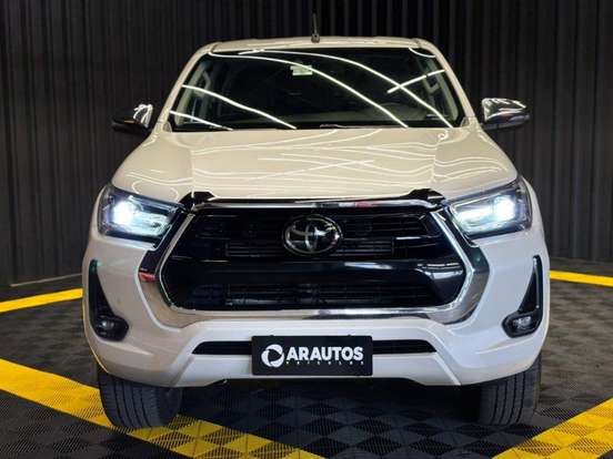 TOYOTA-HILUX-2021