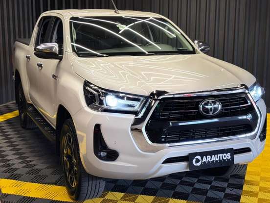 TOYOTA-HILUX-2021