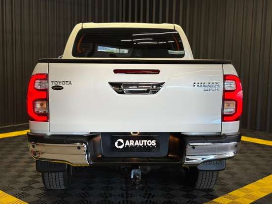 TOYOTA-HILUX-2021