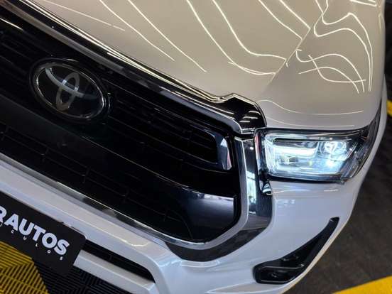 TOYOTA-HILUX-2.8 D-4D TURBO DIESEL CD SRX 4X4 AUTOMÁTICO TOYOTA-HILUX-2021