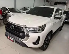 TOYOTA HILUX 2.8 D-4D TURBO DIESEL CD SRX 4X4 AUTOMÁTICO TOYOTA HILUX 2.8 D-4D TURBO DIESEL CD SRX 4X4 AUTOMÁTICO