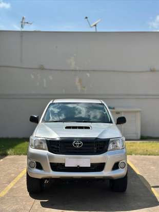 TOYOTA-HILUX-2013