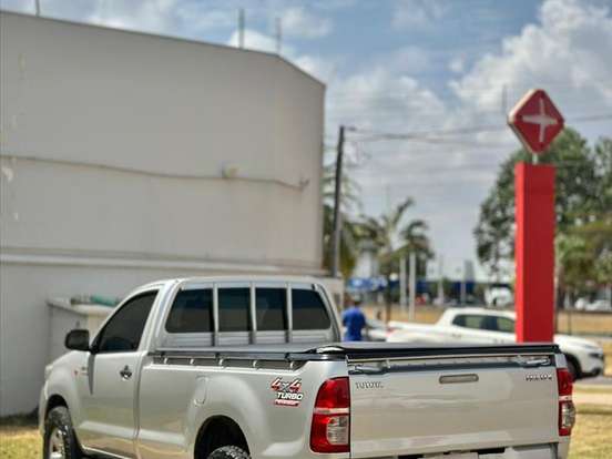 TOYOTA-HILUX-3.0 SR 4X4 CS 16V TURBO INTERCOOLER DIESEL 2P MANUAL TOYOTA-HILUX-2013