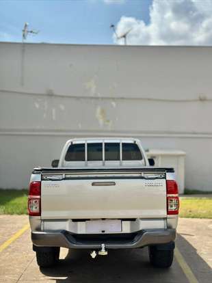 TOYOTA-HILUX-2013