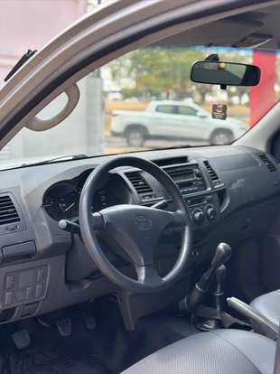 TOYOTA-HILUX-2013