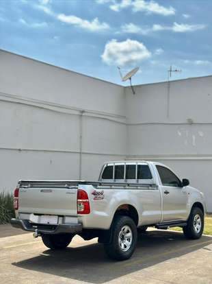 TOYOTA-HILUX-2013