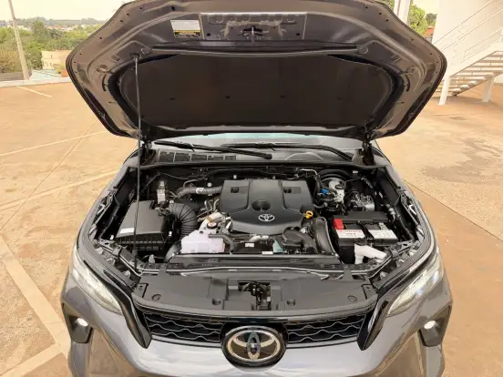 TOYOTA-HILUX SW4-2025