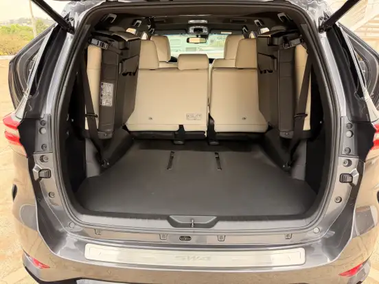 TOYOTA-HILUX SW4-2025