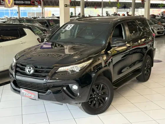 TOYOTA HILUX SW4 2.8 SRX 4X4 7 LUGARES 16V TURBO INTERCOOLER DIESEL 4P AUTOMÁTICO