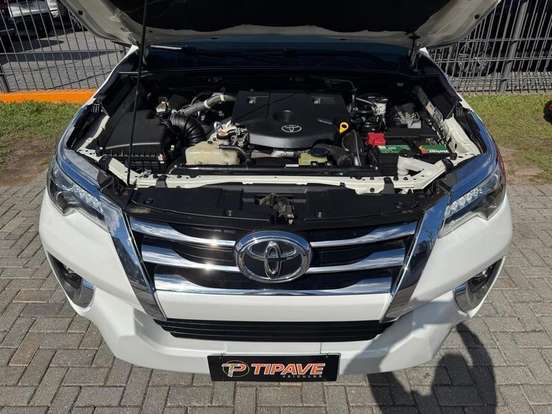 TOYOTA-HILUX SW4-2022