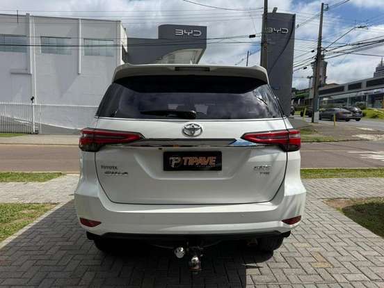 TOYOTA-HILUX SW4-2.8 D-4D TURBO DIESEL SRX 4X4 AUTOMÁTICO TOYOTA-HILUX SW4-2022