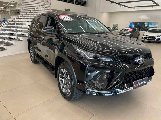TOYOTA HILUX SW4 2.8 D-4D TURBO DIESEL SRX PLATINUM 4X4 AUTOMÁTICO