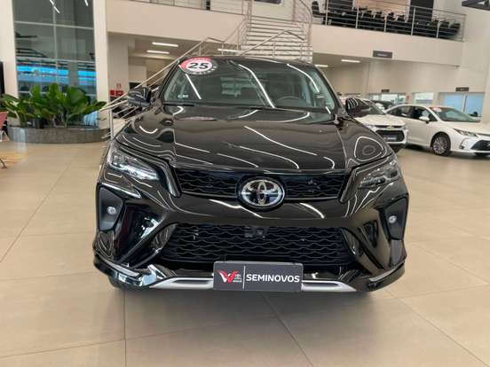 TOYOTA-HILUX SW4-2025