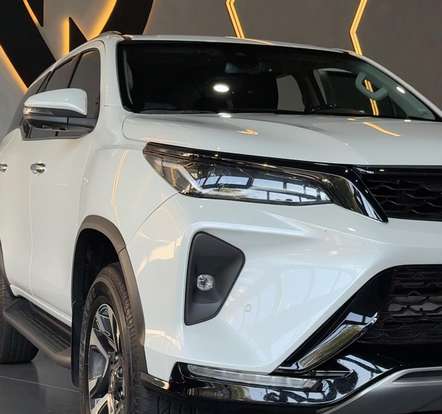 TOYOTA-HILUX SW4-2024