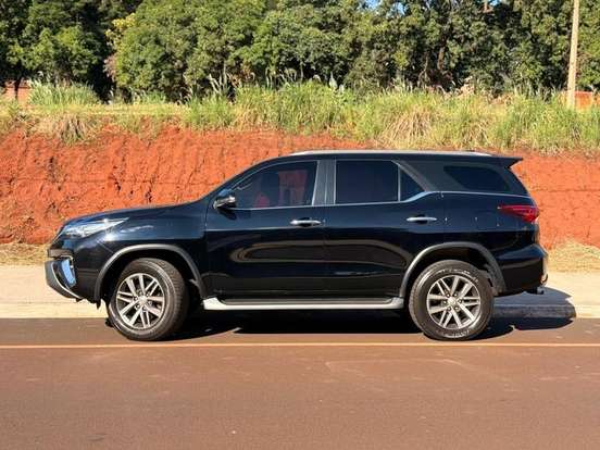 TOYOTA-HILUX SW4-2.8 SRX 4X4 16V TURBO INTERCOOLER DIESEL 4P AUTOMÁTICO TOYOTA-HILUX SW4-2019