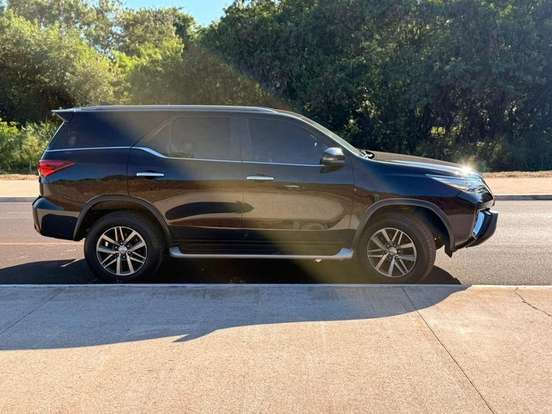 TOYOTA-HILUX SW4-2.8 SRX 4X4 16V TURBO INTERCOOLER DIESEL 4P AUTOMÁTICO TOYOTA-HILUX SW4-2019