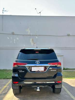 TOYOTA-HILUX SW4-2019