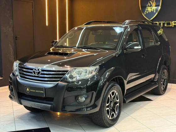 TOYOTA HILUX SW4 3.0 SRV 4X4 16V TURBO INTERCOOLER DIESEL 4P AUTOMÁTICO