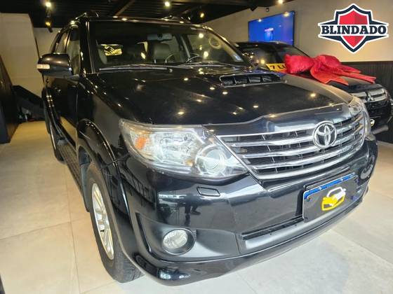 TOYOTA HILUX SW4 3.0 SRV 4X4 7 LUGARES 16V TURBO INTERCOOLER DIESEL 4P AUTOMÁTICO