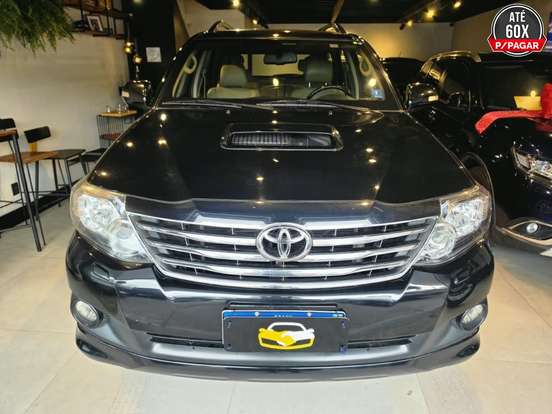 TOYOTA-HILUX SW4-2014