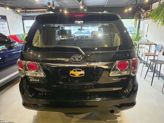TOYOTA-HILUX SW4-2014
