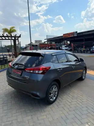 TOYOTA-YARIS-2022