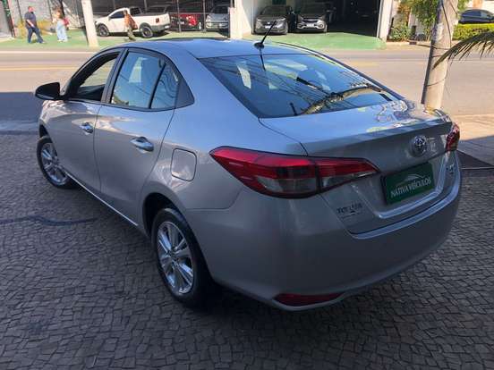 TOYOTA-YARIS-2018