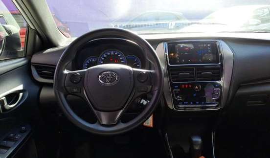 TOYOTA-YARIS-2024