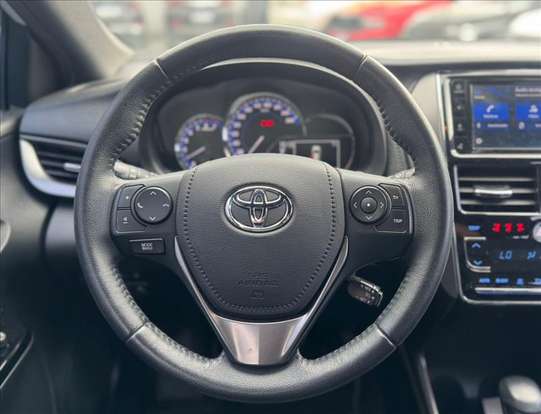 TOYOTA-YARIS-2023