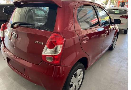 TOYOTA-ETIOS-2013