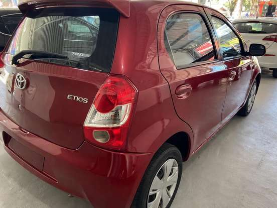 TOYOTA-ETIOS-1.3 X 16V FLEX 4P MANUAL TOYOTA-ETIOS-2013