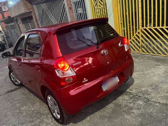 TOYOTA-ETIOS-1.3 X 16V FLEX 4P MANUAL TOYOTA-ETIOS-2013
