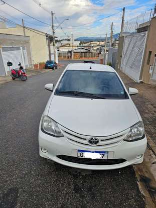 TOYOTA-ETIOS-1.3 X 16V FLEX 4P MANUAL TOYOTA-ETIOS-2015