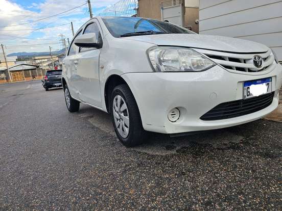 TOYOTA-ETIOS-2015