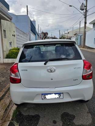 TOYOTA-ETIOS-2015