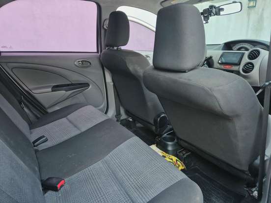TOYOTA-ETIOS-1.3 XS 16V FLEX 4P MANUAL TOYOTA-ETIOS-2013