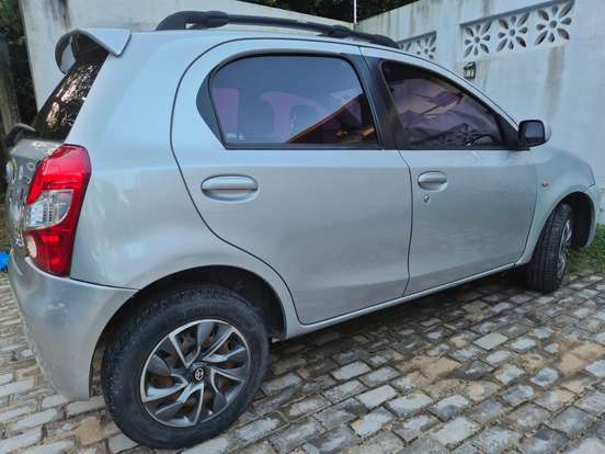 TOYOTA-ETIOS-1.3 XS 16V FLEX 4P MANUAL TOYOTA-ETIOS-2013